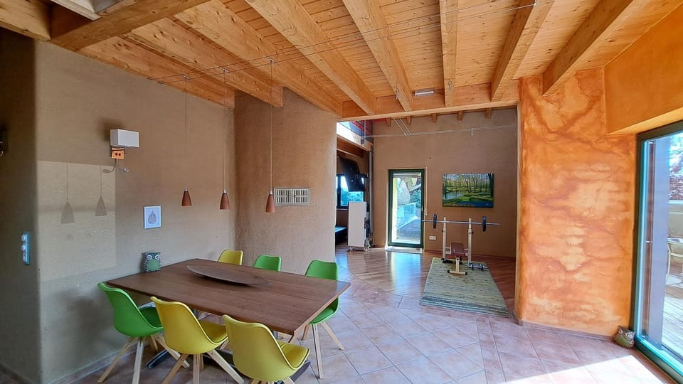 Seating area, Dining area