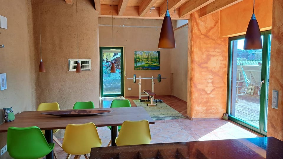 Seating area, Dining area