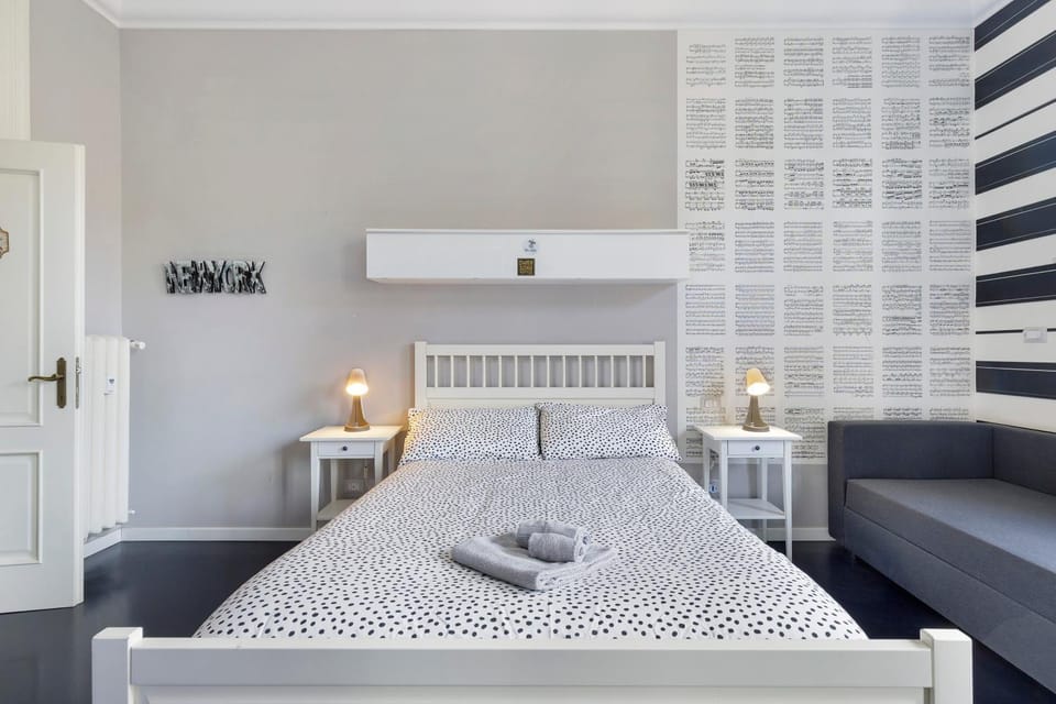 Living room, Bedroom