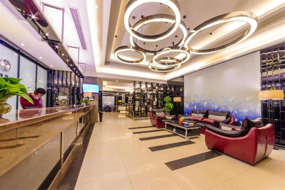 Penguin hotel Guangzhou Baiyun Airport Terminal 3 &24hours free shuttle Vacation rental in Guangzhou
