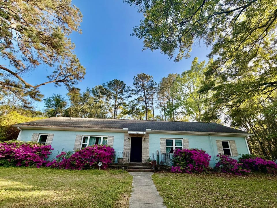 Casita Theresa- 5 min to downtown 15 min to beach House in James Island
