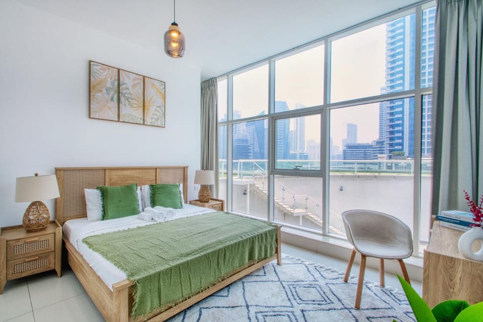 Bed, Living room, Photo of the whole room, Seating area, Bedroom