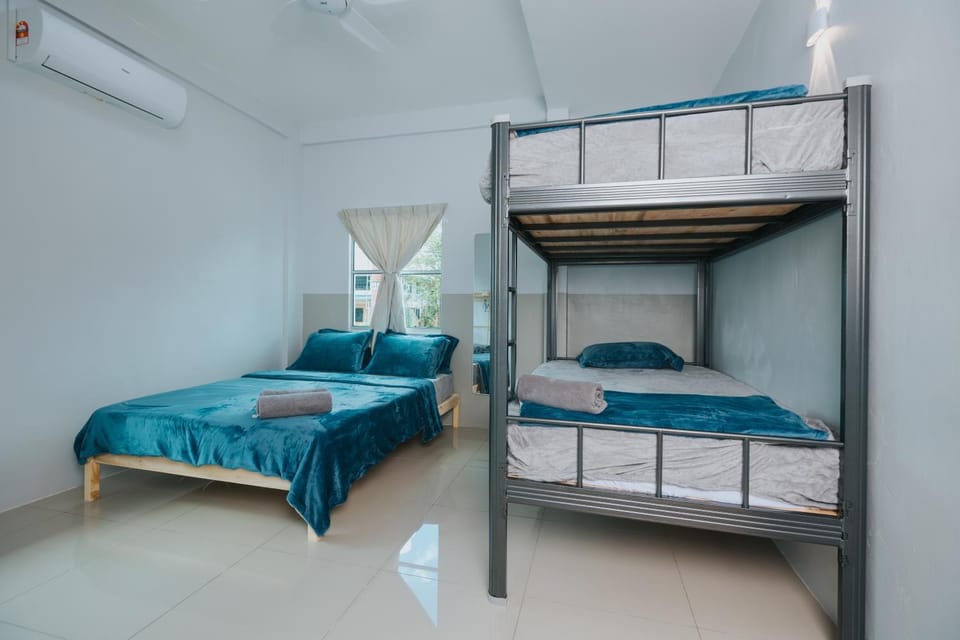 Bed, Photo of the whole room, bunk bed, towels, air conditioner