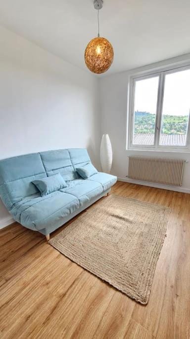 Le Noyer 2 #Parking#Calme#Terrasse Meublé classé 3étoiles Apartment in Auvergne-Rhône-Alpes