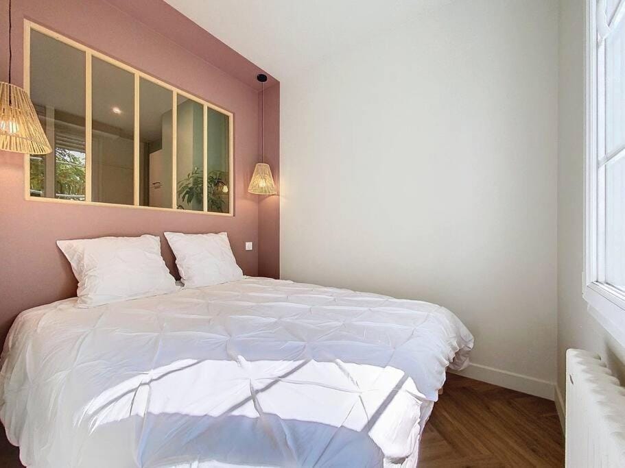 Bed, Photo of the whole room, Bedroom