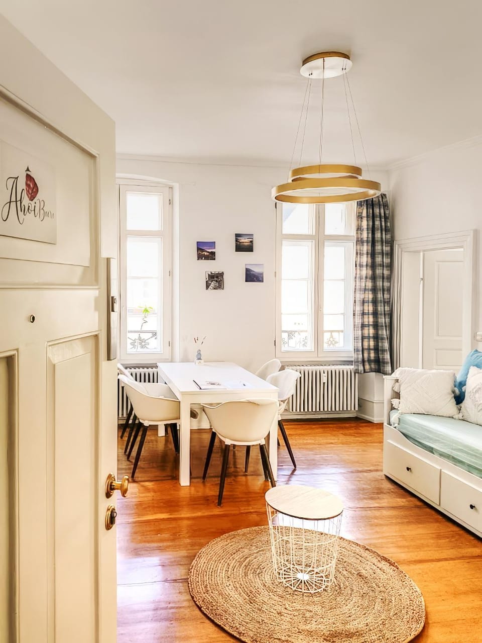 Bed, TV and multimedia, Living room, Seating area, Dining area