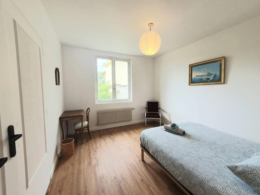 La Maison des Noyers #Parking#Calme#Terrasse Meublé classé 3étoiles Apartment in Auvergne-Rhône-Alpes