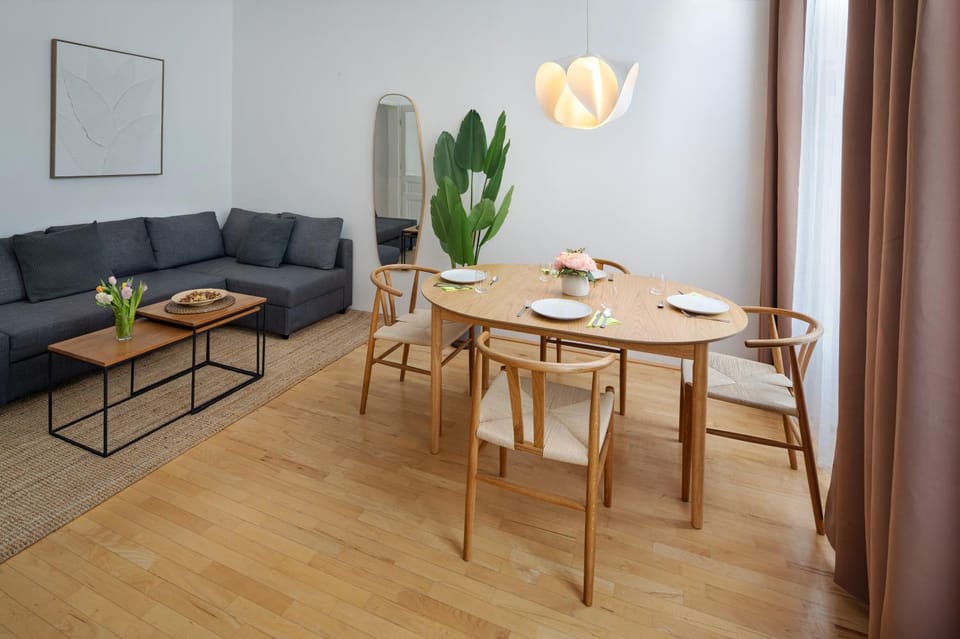 Living room, Seating area, Dining area