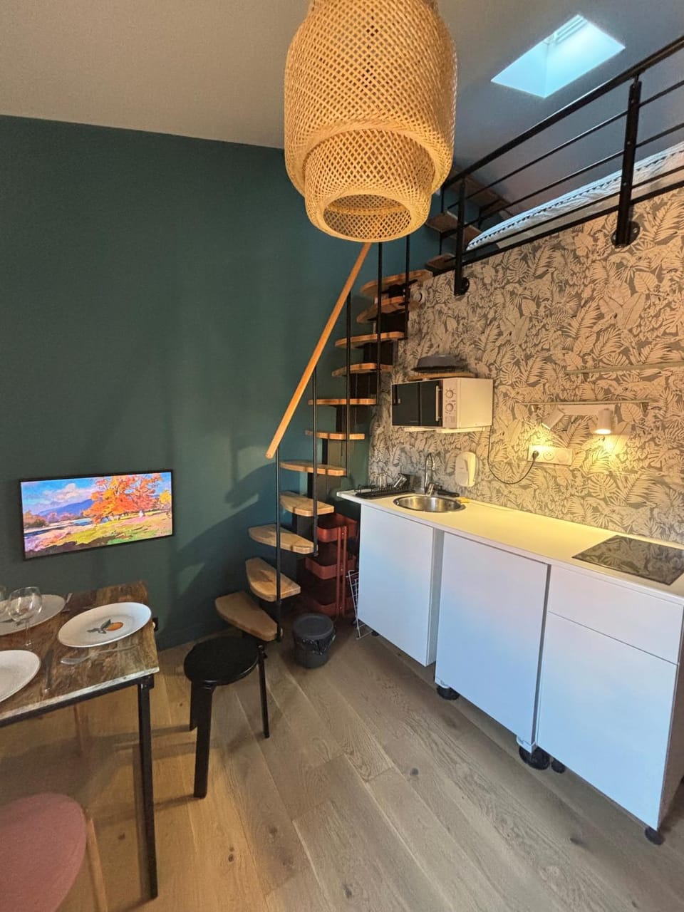 Kitchen or kitchenette, Living room