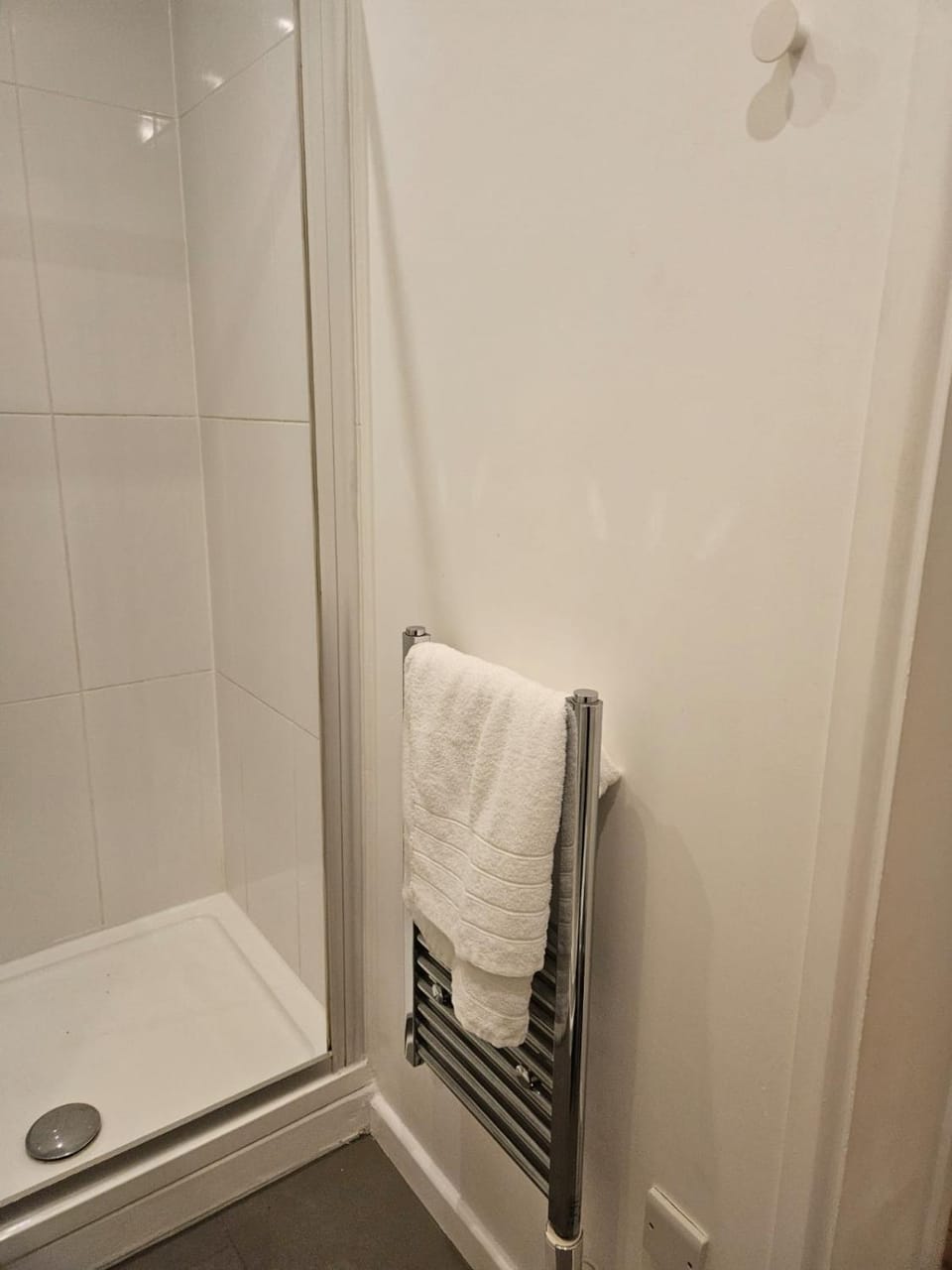 Shower, Bathroom, towels