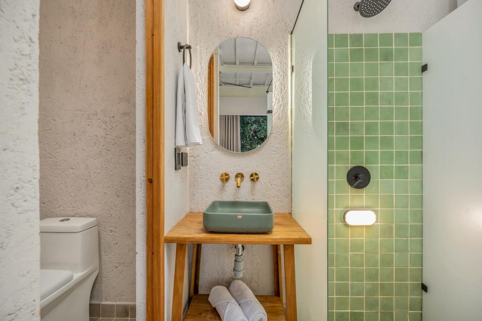 Shower, Bathroom, towels