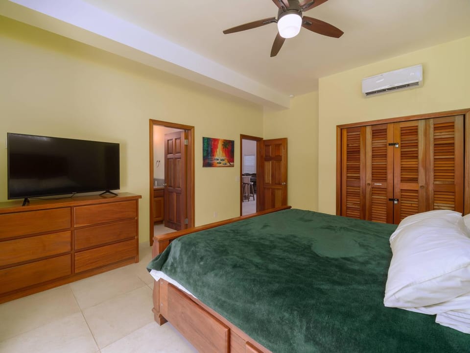 Casa Alegre- Heart of Tres Cocos Area across from Truck Stop by Stay Floreo House in Belize District