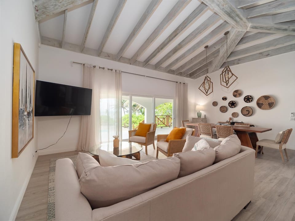 Casa Cristal Oceanfront Villa by Stay Floreo House in Corozal District