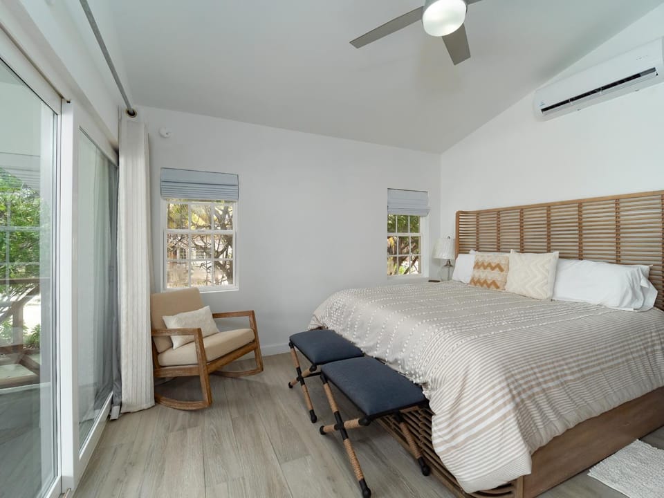 Casa Cristal Oceanfront Villa by Stay Floreo House in Corozal District