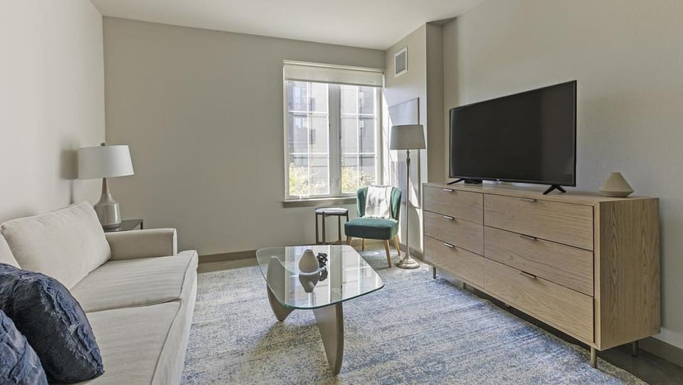 Landing at Bridgetown Lofts - 1 Bedroom in Northwest Portland Apartment in Pearl District