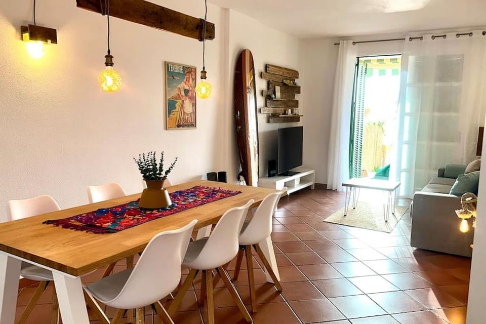 Living room, Dining area
