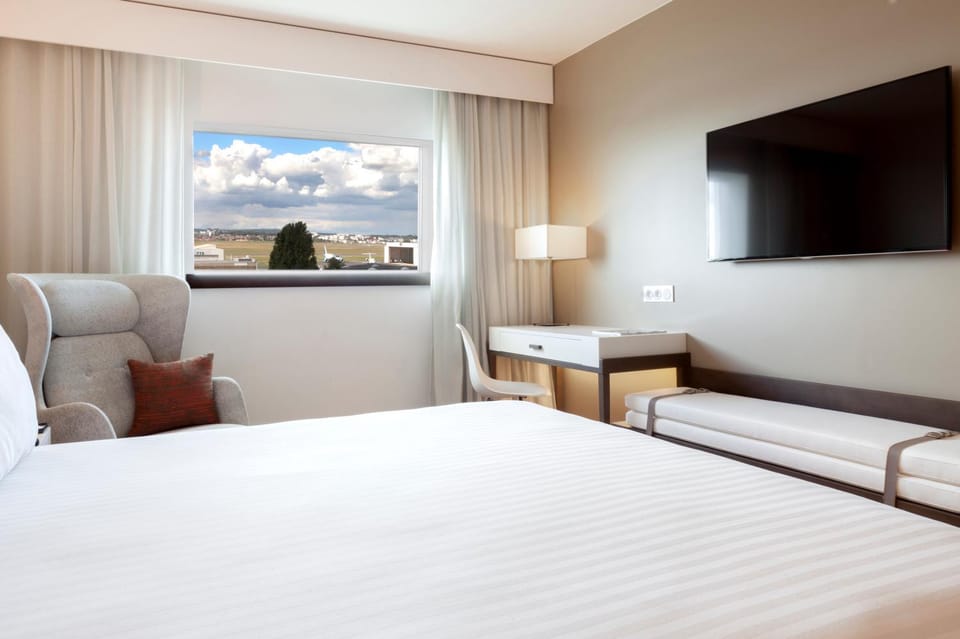 Bedroom, Landmark view