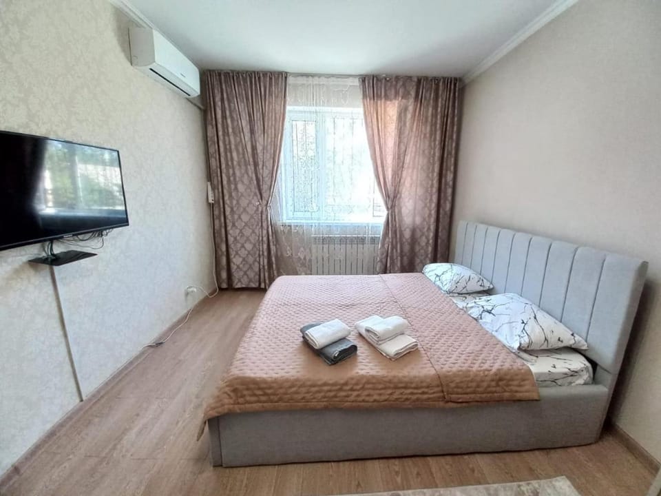 Bed, TV and multimedia, towels, air conditioner