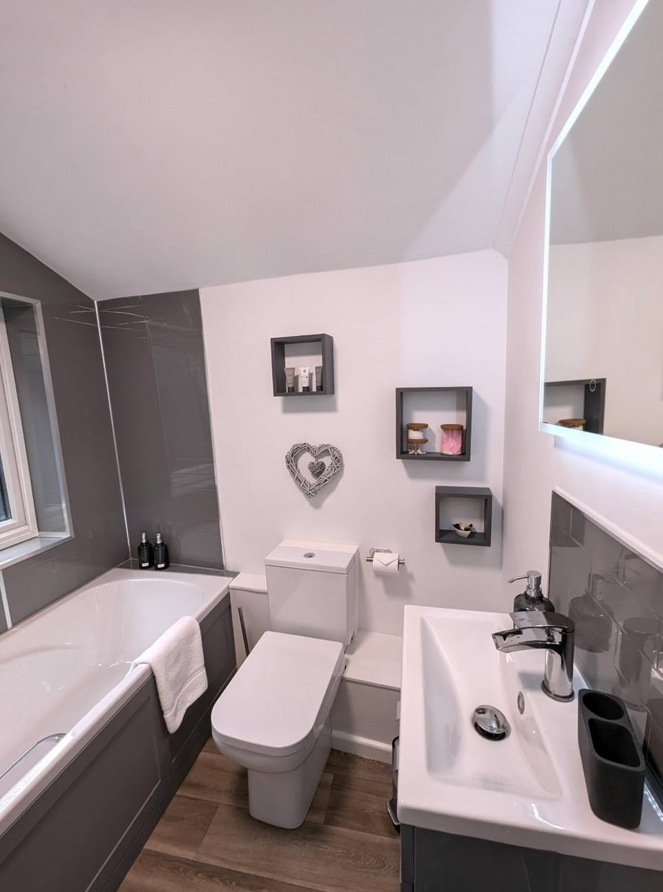 Eco-Friendly Norwich Home Parking & Fast Wi-fi House in Norwich