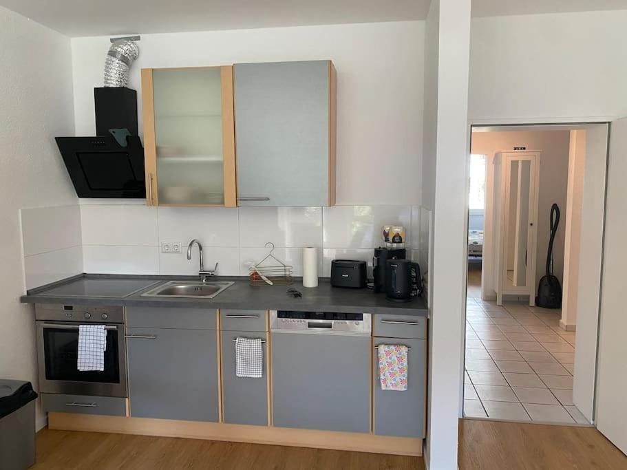 Coffee/tea facilities, Kitchen or kitchenette, dishwasher, oven, stove, toaster