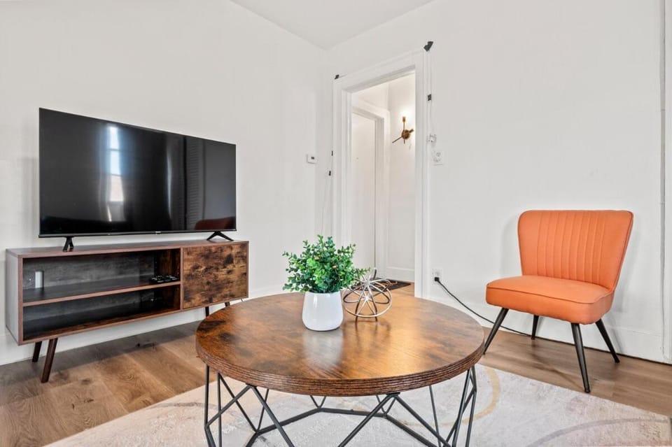 Downtown Hartford 2BR Family Pet Friendly Apartment in Hartford
