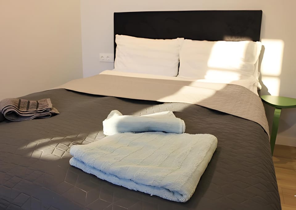 Bed, Photo of the whole room, Decorative detail, Bedroom, furniture, towels