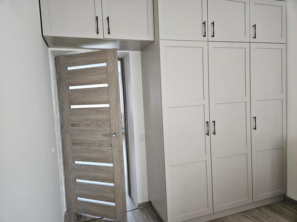 flat iron, wardrobe