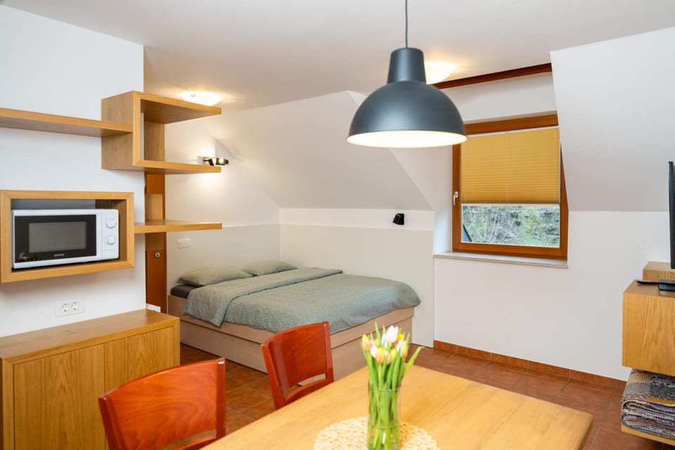 Bed, Living room