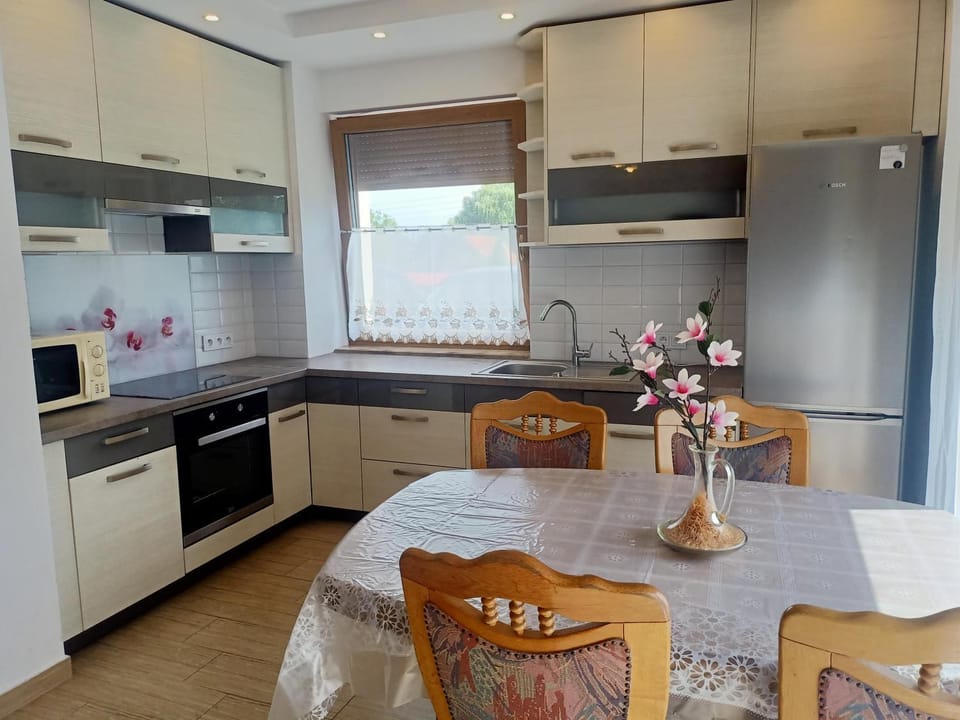 Biała Grusza Apartment in Lower Silesian Voivodeship