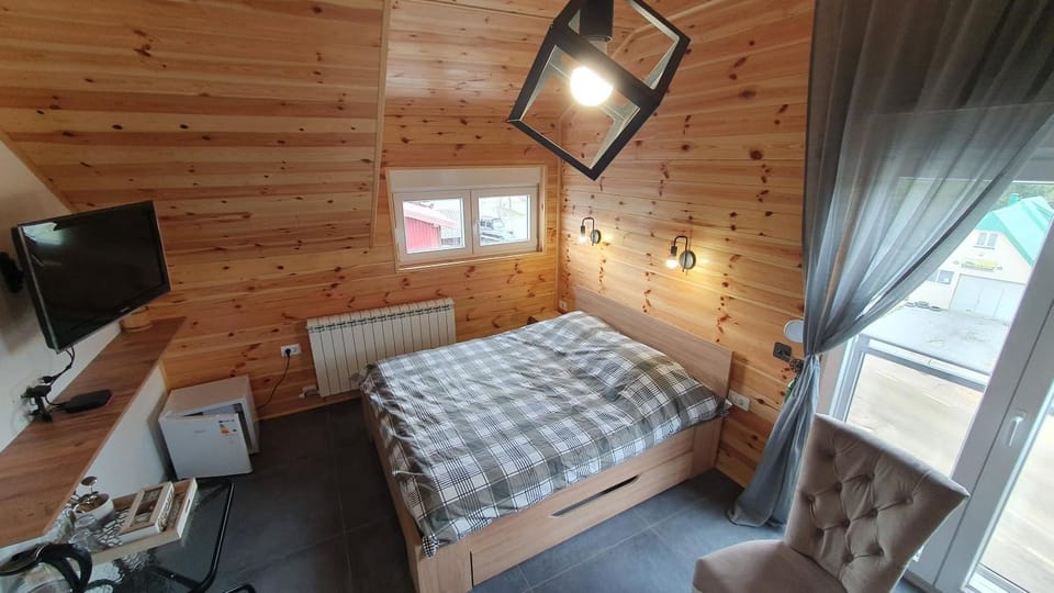 Bed, TV and multimedia, Photo of the whole room, Bedroom, furniture