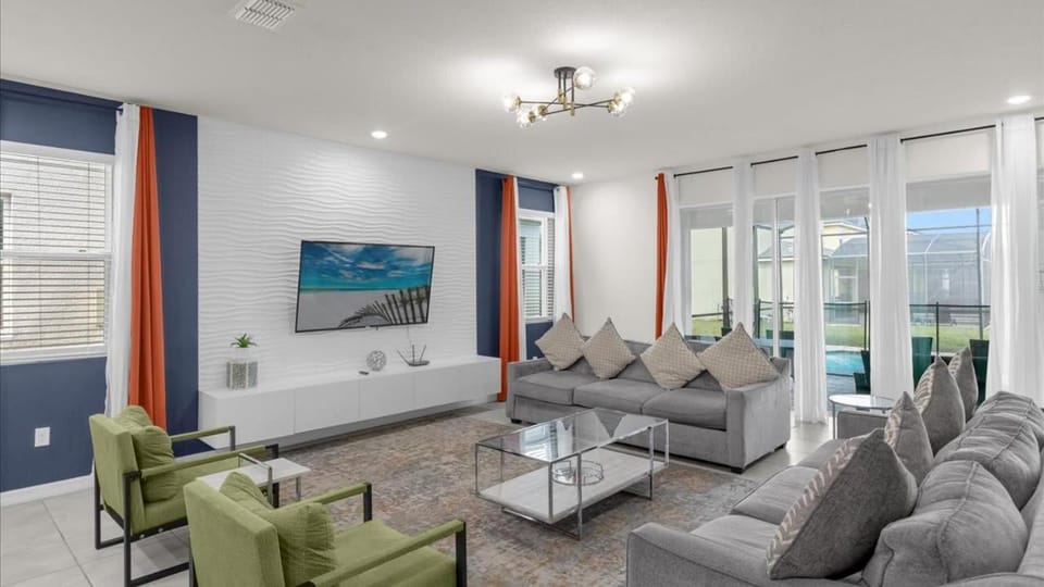 Summer Retreat - 9 Bedroom Luxury Home Near Disney! House in Four Corners