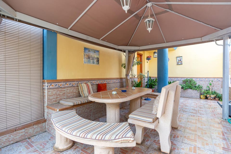Patio, Dining area