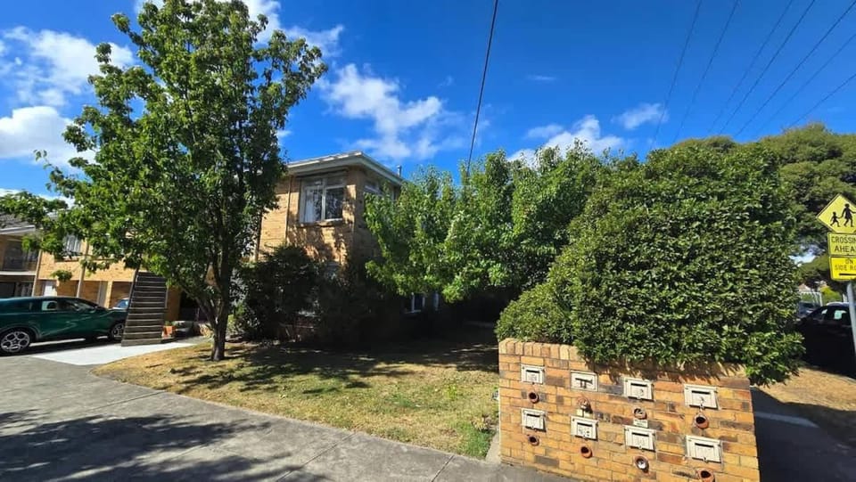 City Escape - Peace at Elsternwick Apartment in Melbourne