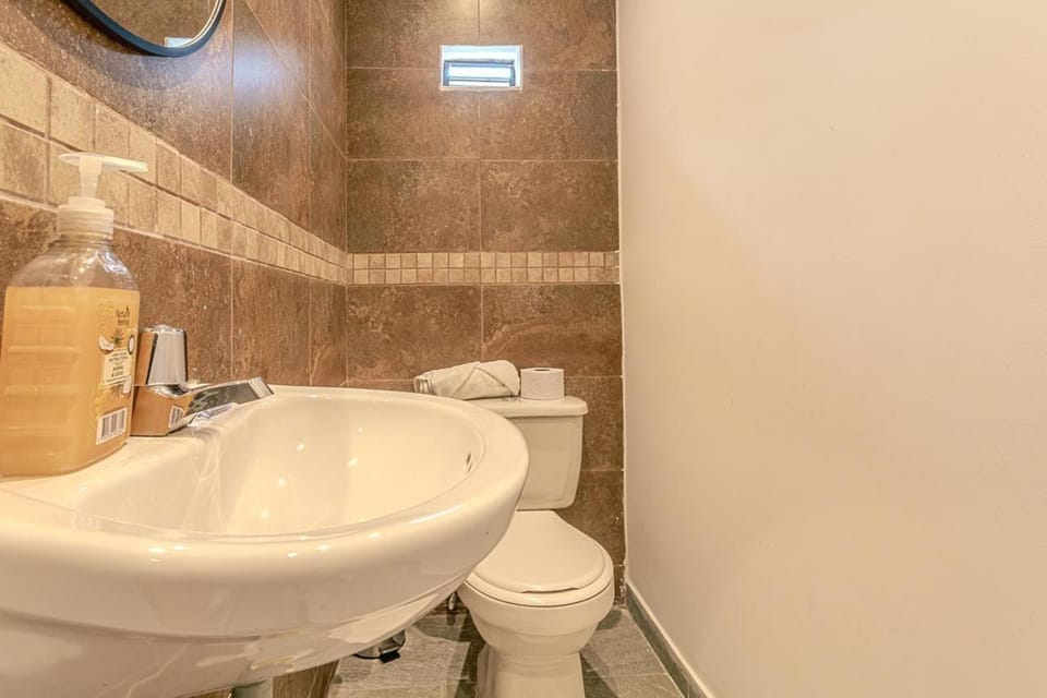 Toilet, Bathroom