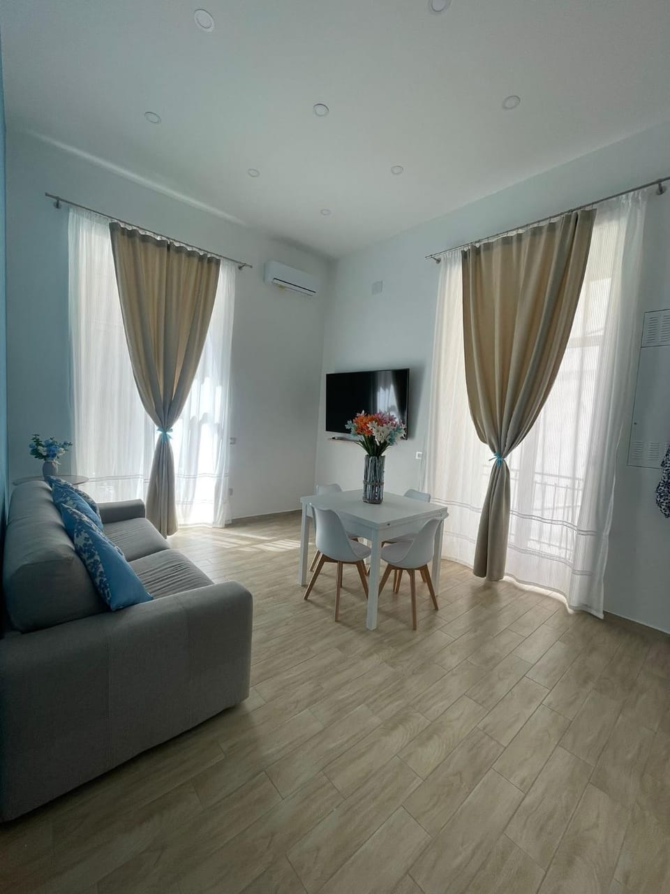 Duomo Luxury Apartament Apartment in Naples