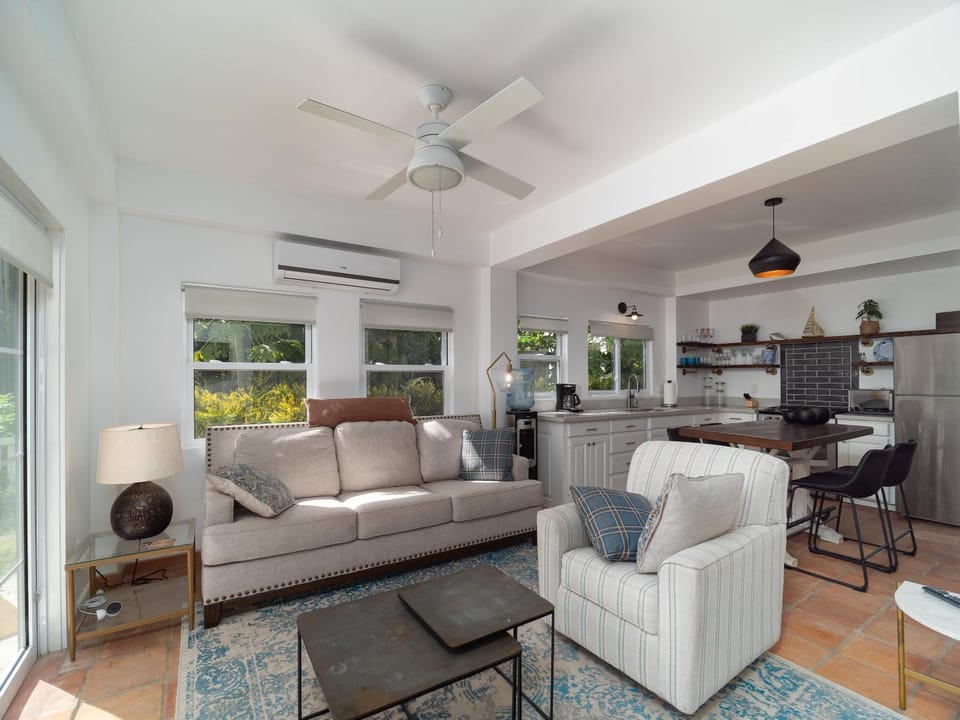 Sea View Ocean View Villa with Pool by Stay Floreo House in Corozal District