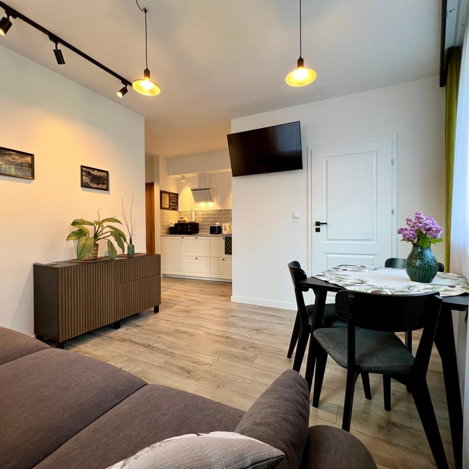 TV and multimedia, Dining area