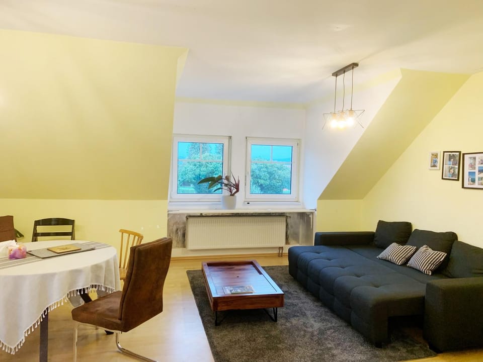 OTTOC Ferienwohnung Apartment in Ahrweiler