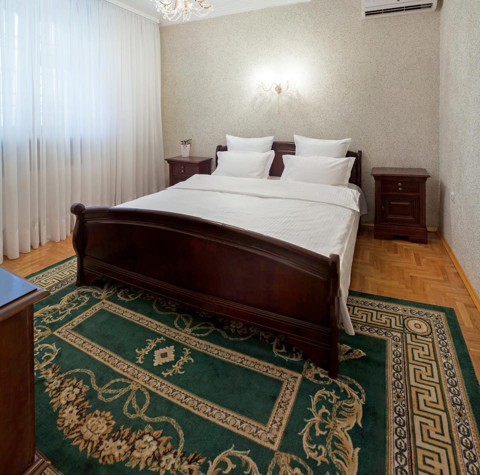 Villa Romantica on Vlaicu-Pircalab Villa in Chișinău