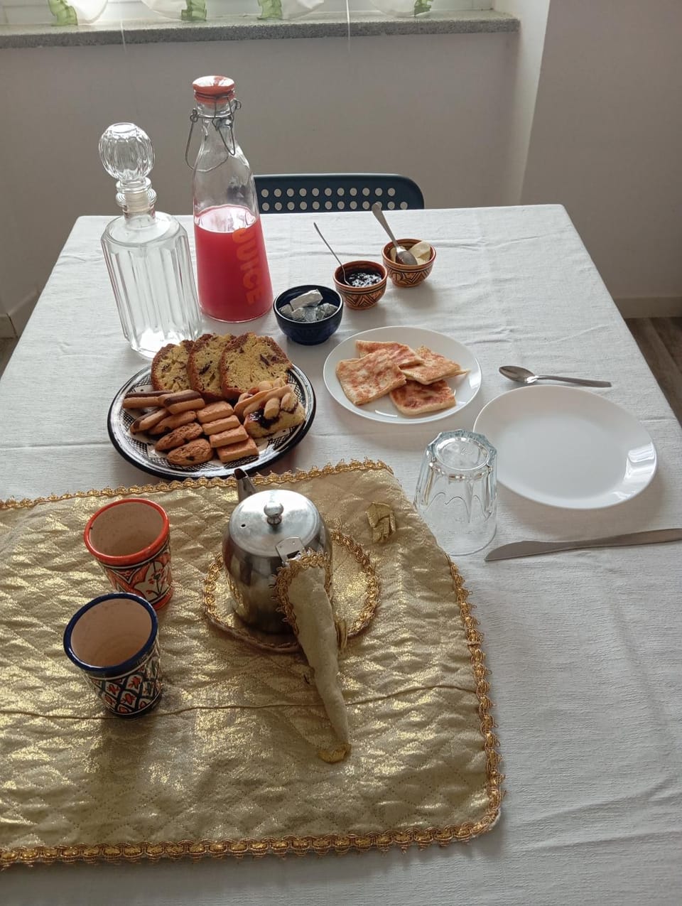 Food and drinks, Food, Breakfast, Continental breakfast, Drinks