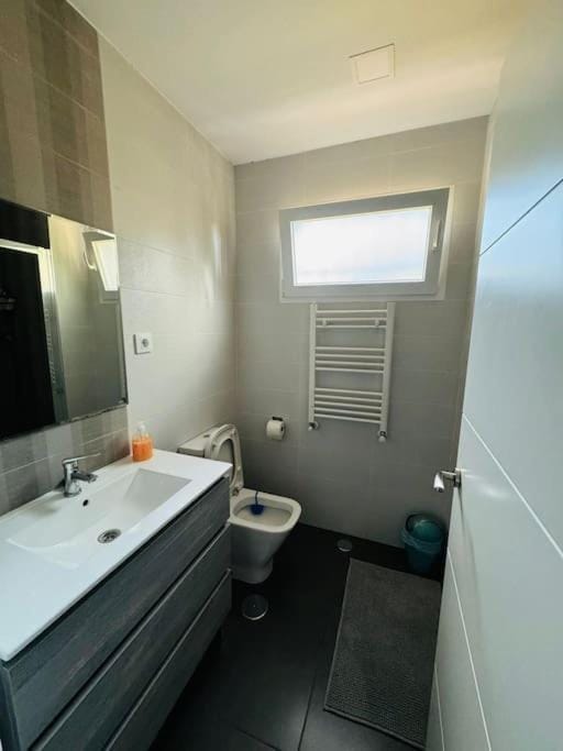 Amplio y cómodo apartamento en Ciudad Lineal Apartment in Madrid