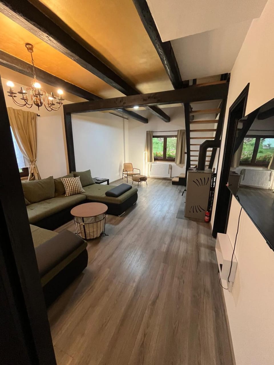 Communal lounge/ TV room, TV and multimedia, Living room, Seating area, fireplace