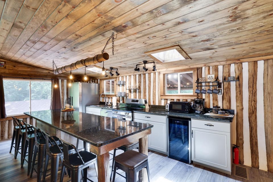 Dining area, dishwasher, oven, stove, kitchen