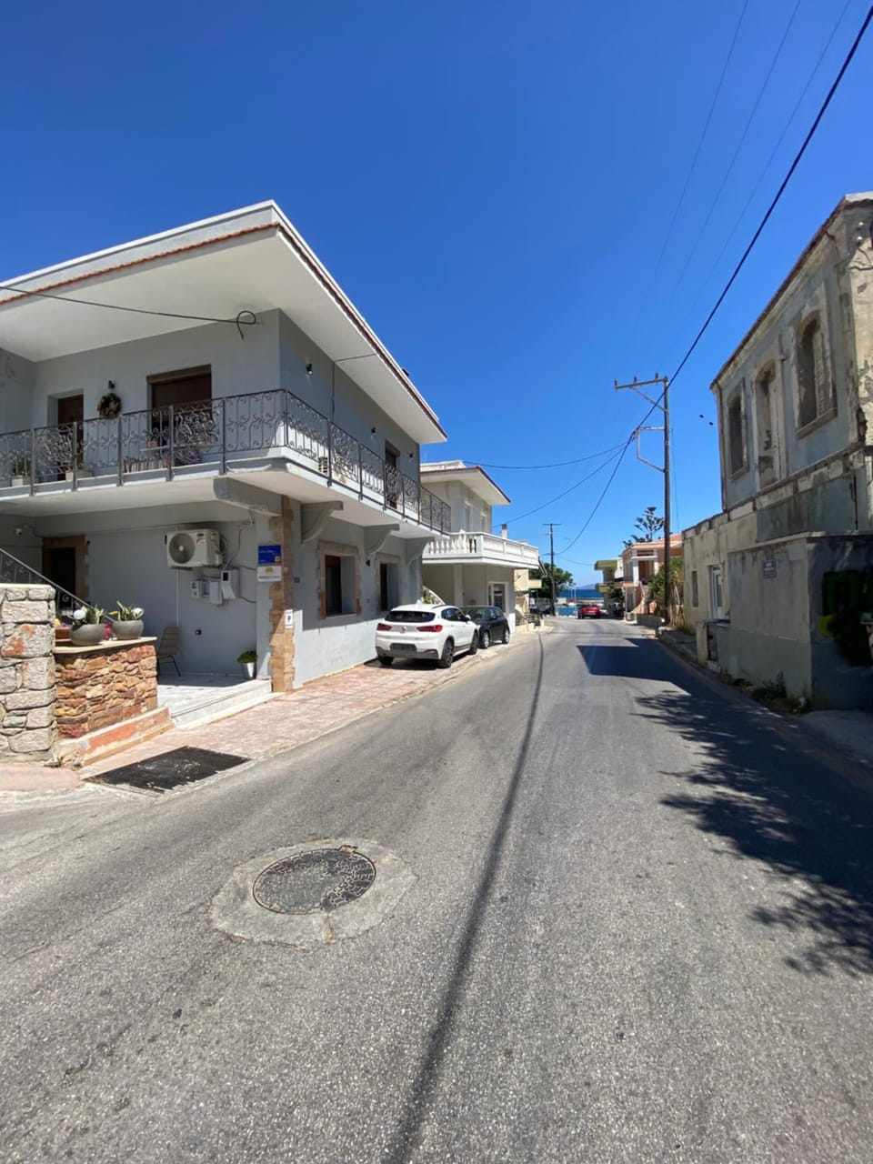 Property building, Day, Location