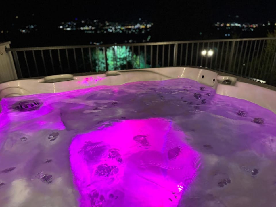 Night, Natural landscape, Hot Tub, Pool view, Swimming pool