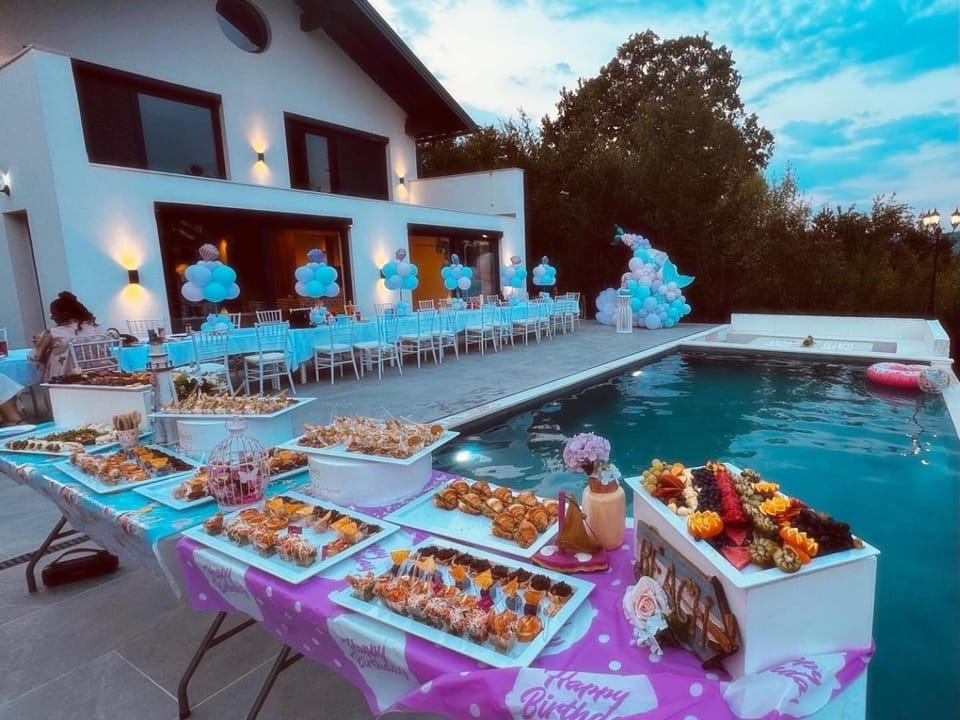 Day, Food and drinks, Pool view, Swimming pool, Lunch, Dinner, Drinks, group of guests, wedding