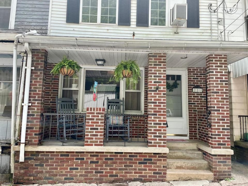 Property building, Facade/entrance, Street view