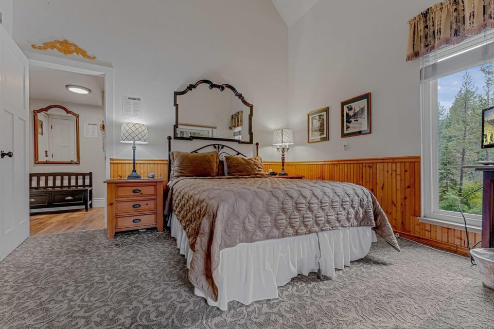 Carnelian Bay 3BR + Loft Near Beach & Trails House in Lake Tahoe