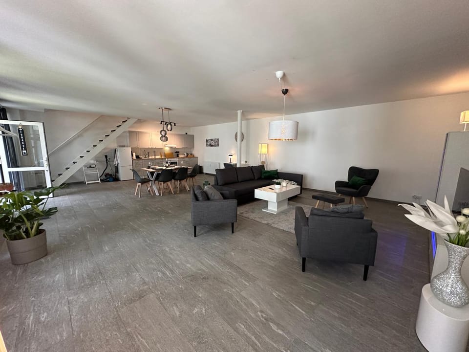Living room, Seating area, Dining area
