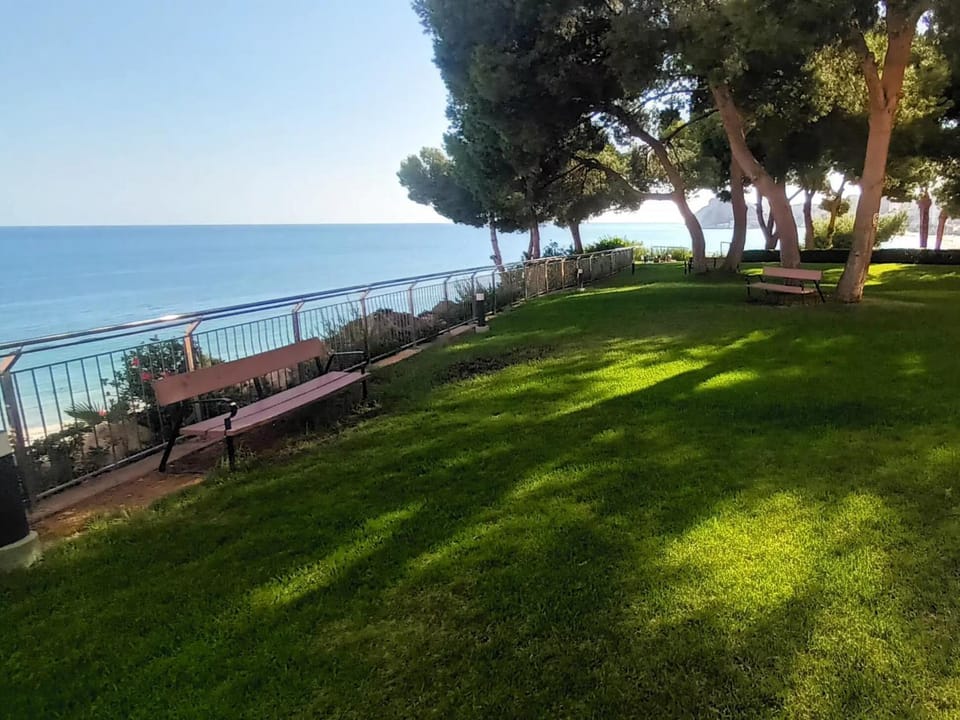 NUEVO APTO BALCON DE PONIENTE 1 A LÍNEA PLAYA TORRE 2 LUXE SM CON AIRE, PISCINA,JAR VISTAS ESPECTACULARES AL MAR De BENIDORM Apartment in Benidorm